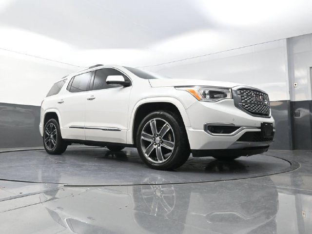 Used 2018 GMC Acadia Denali w/ Technology Package AWD/4WD image 30