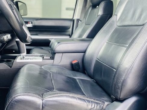 Used 2017 Toyota Tundra Limited w/ Limited Premium Package image 12