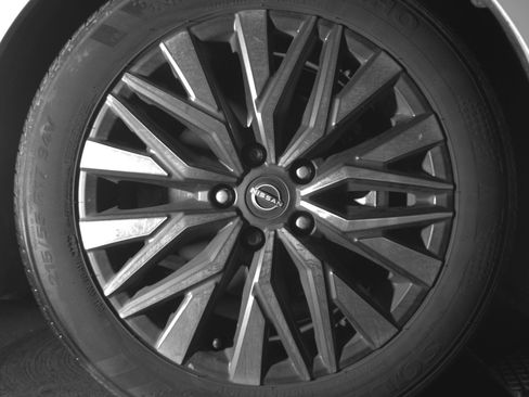 Used 2025 Nissan Altima 2.5 SV image 13