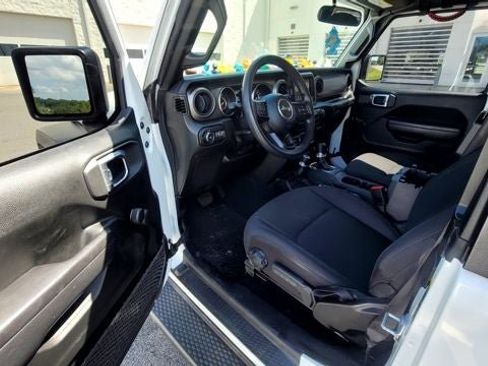 Used 2022 Jeep Wrangler Sport AWD/4WD image 7