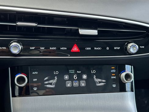 Used 2026 Genesis GV70 2.5T Select image 22