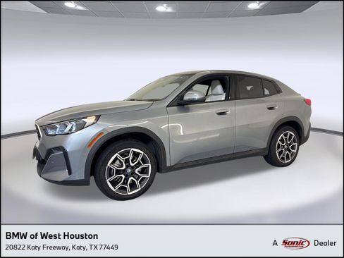 Used 2026 BMW X2 xDrive28i AWD/4WD image 1