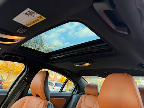 Used 2016 Volvo S60 T5 Premier image 12