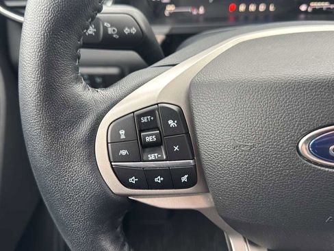 Used 2022 Ford Explorer Limited w/ Equipment Group 301A image 28