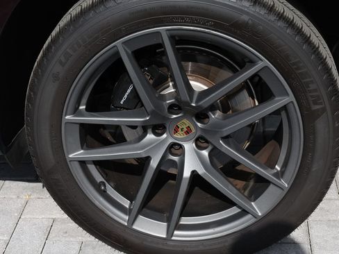 Used 2025 Porsche Macan Turbo AWD/4WD image 42