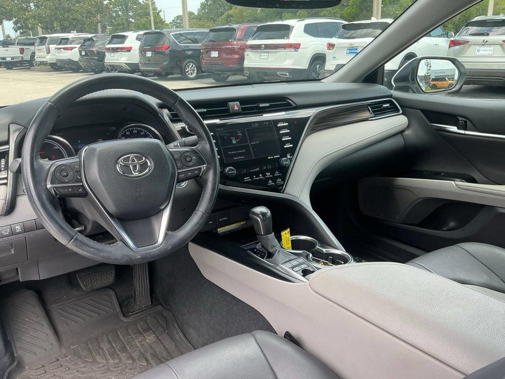 Used 2020 Toyota Camry XLE FWD image 31