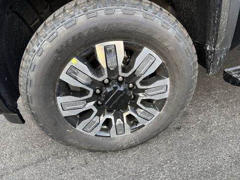 New 2026 GMC Sierra 2500 Denali w/ Technology Package image 8