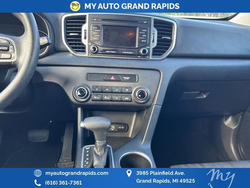 Used 2019 Kia Sportage LX image 17