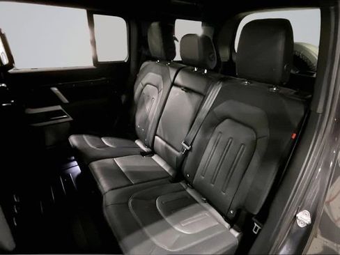 Used 2022 Land Rover Defender 110 X-Dynamic SE AWD/4WD image 28