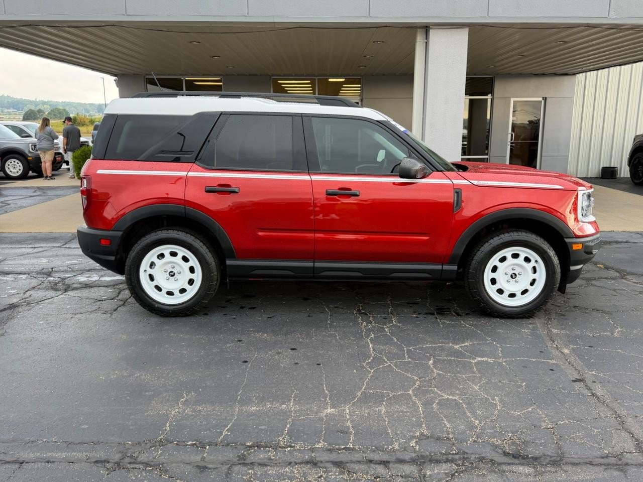 Used 2024 Ford Bronco Sport Heritage w/ Heritage Convenience Package AWD/4WD image 2