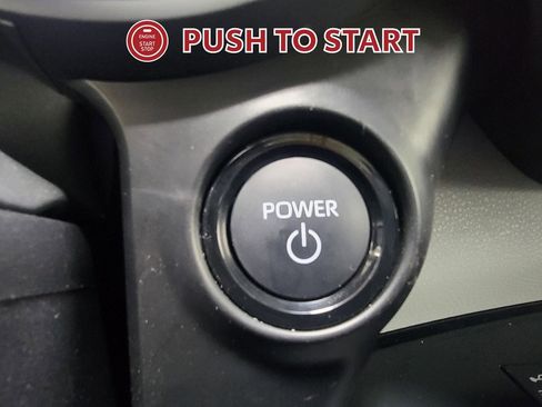 Used 2025 Toyota Sienna LE image 19