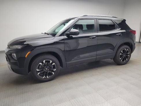 Used 2021 Chevrolet TrailBlazer LT w/ Convenience Package AWD/4WD image 2