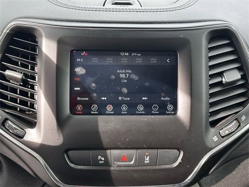 Used 2021 Jeep Cherokee Latitude Plus image 16