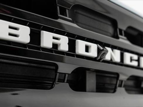 Used 2023 Ford Bronco Outer Banks image 28