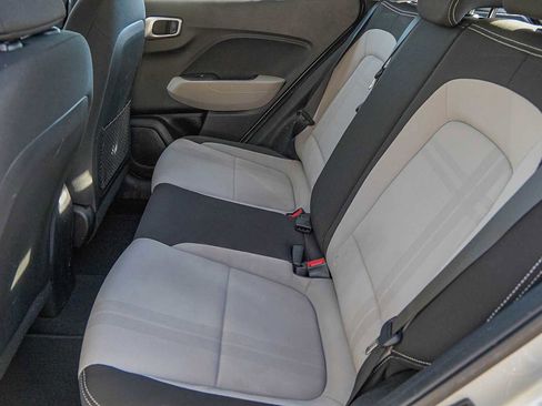 Used 2022 Hyundai Venue SEL image 28