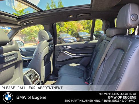 Used 2022 BMW X7 xDrive40i w/ M Sport Package AWD/4WD image 20