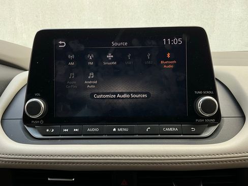 Used 2025 Nissan Rogue SV image 30