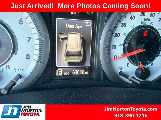 Used 2020 Toyota Sienna SE w/ SE Preferred Package FWD image 11