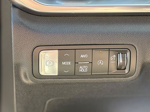 Used 2026 GMC Terrain Elevation w/ Elevation Premium Package AWD/4WD image 9