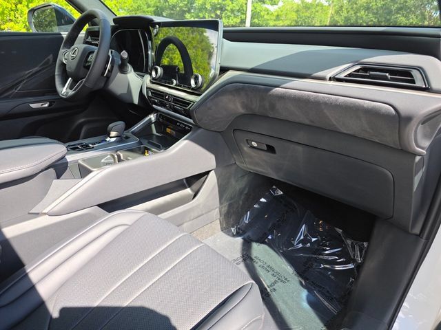 New 2026 Lexus TX 500h AWD w/ Technology Package image 9