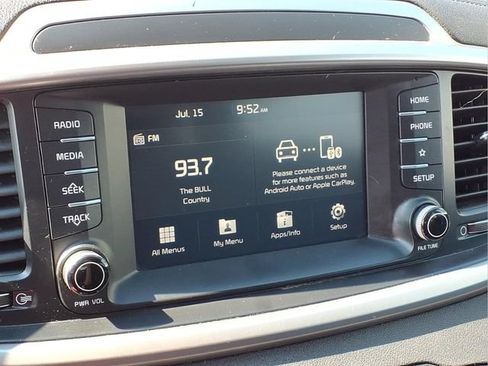 Used 2020 Kia Sorento FWD V6 image 8