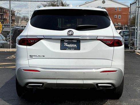 Used 2024 Buick Enclave Premium AWD/4WD image 3