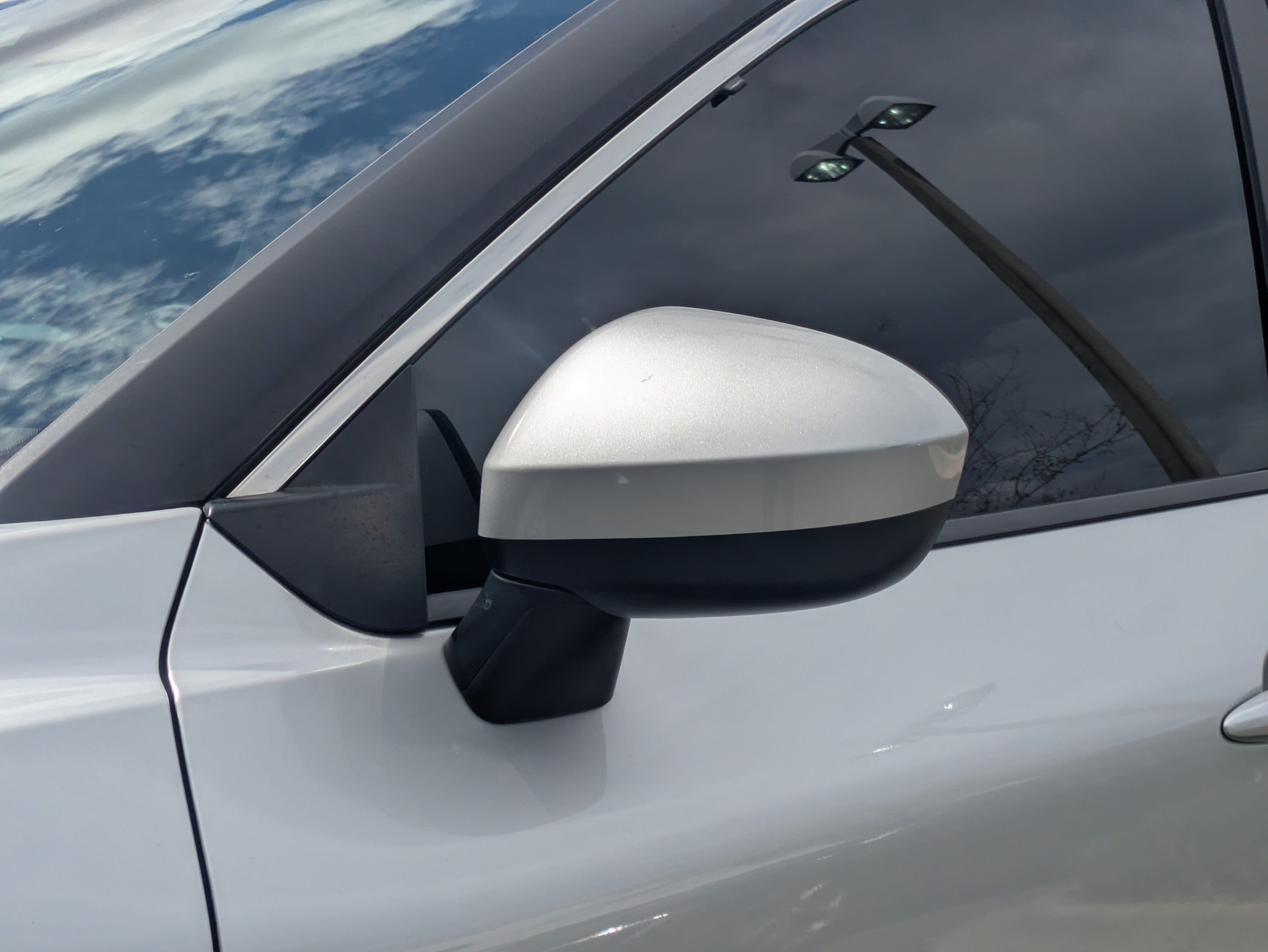 Used 2023 Nissan Rogue SV FWD image 11