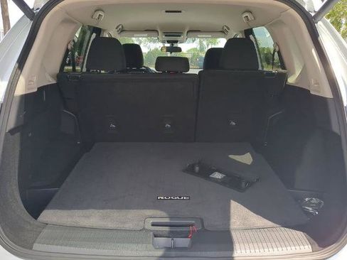 Certified 2026 Nissan Rogue SV FWD image 14