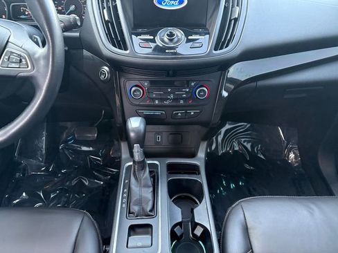 Used 2017 Ford Escape Titanium image 11