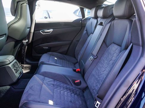 Used 2022 Audi e-tron GT Prestige w/ Prestige Package image 18