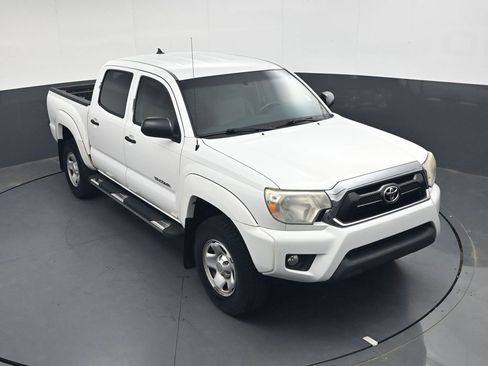Used 2015 Toyota Tacoma PreRunner w/ SR5 Package RWD image 24