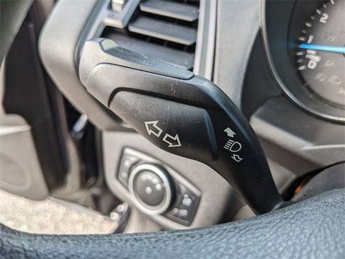 Used 2019 Ford Escape SE image 29