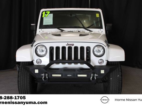 Used 2017 Jeep Wrangler Sahara AWD/4WD image 2