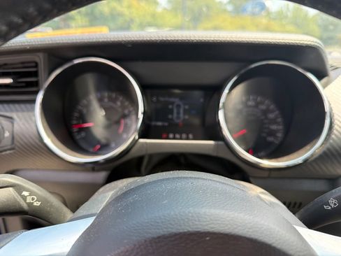 Used 2016 Ford Mustang Coupe RWD image 3