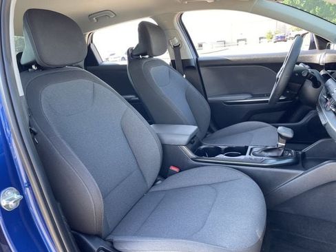 Used 2025 Kia K4 FWD image 25