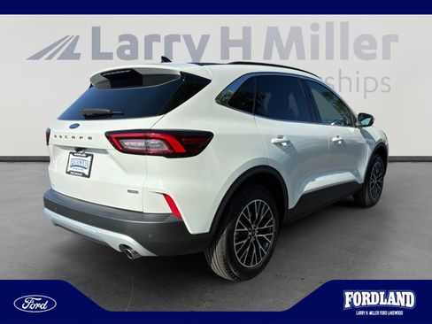 Used 2025 Ford Escape SE FWD image 5
