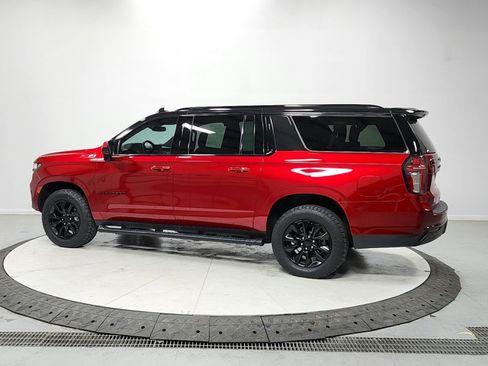 Used 2023 Chevrolet Suburban Z71 image 5