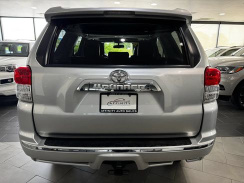 Used 2012 Toyota 4Runner Limited AWD/4WD image 4