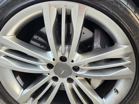 Used 2019 Mercedes-Benz S 560 4MATIC Sedan w/ Premium Package image 35