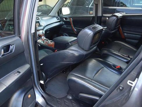 Used 2012 Toyota Highlander Limited w/ Tow Pkg AWD/4WD image 59