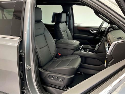New 2026 GMC Yukon XL Denali w/ Advanced Technology Package AWD/4WD image 9