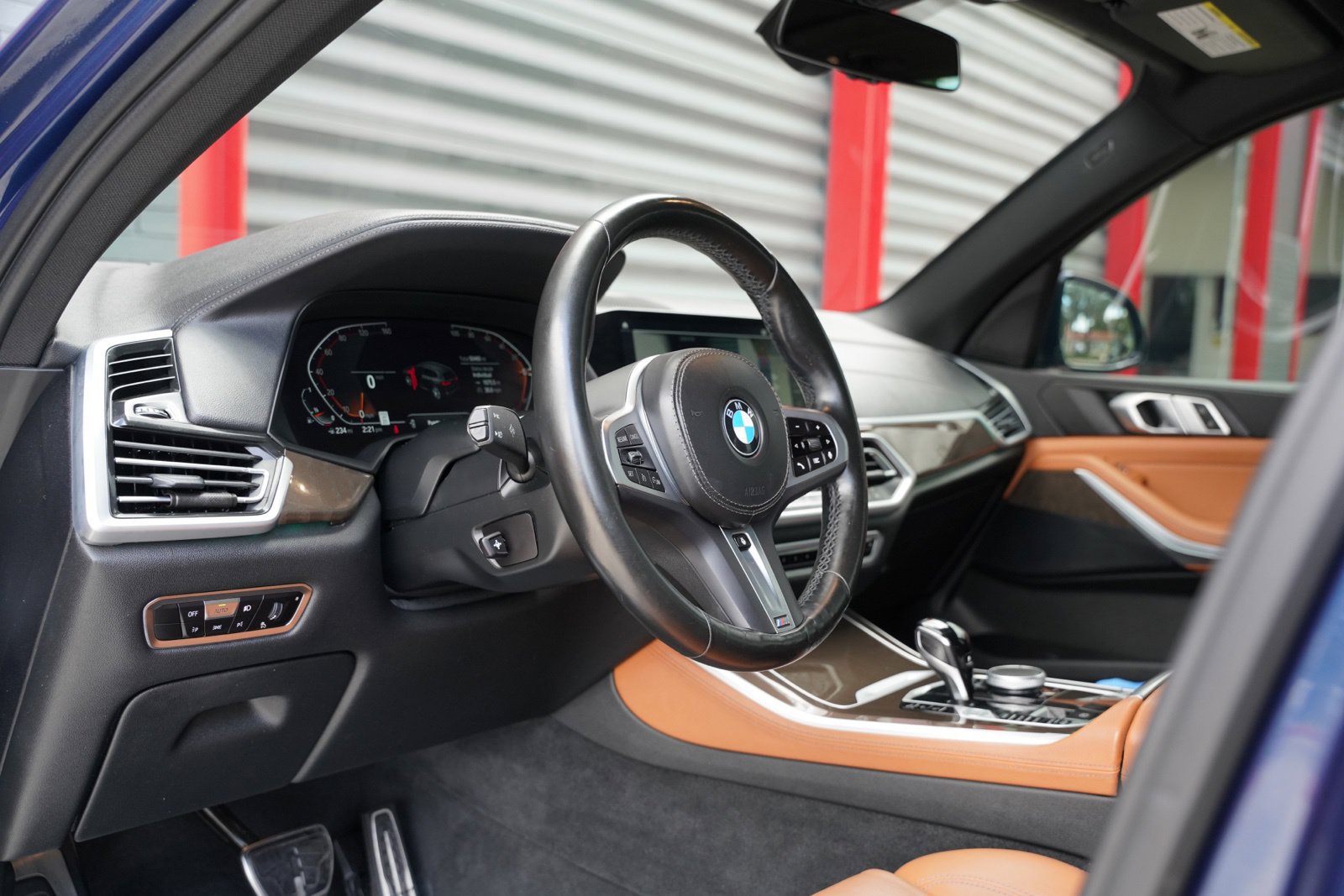 Used 2022 BMW X5 sDrive40i w/ M Sport Package RWD image 17