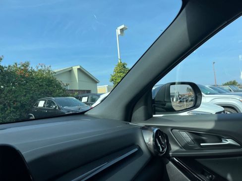 Used 2025 Chevrolet Equinox LT image 35