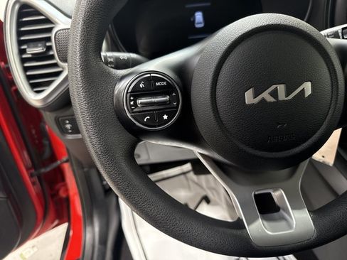 Certified 2023 Kia Soul LX w/ LX Technology Package FWD image 17