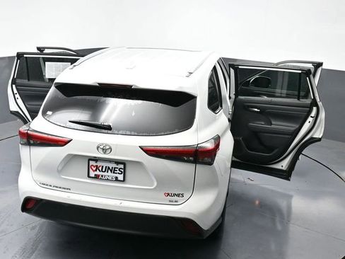 Used 2023 Toyota Highlander XLE FWD image 73