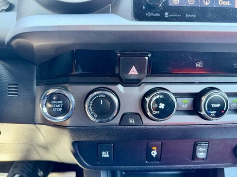 Used 2017 Toyota Tacoma TRD Off-Road w/ Tow Package AWD/4WD image 39