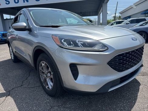 Used 2021 Ford Escape SE w/ Convenience Package FWD image 3