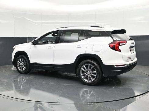 Used 2023 GMC Terrain SLT AWD/4WD image 10