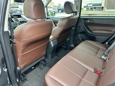 Used 2018 Subaru Forester 2.5i Touring w/ Popular Package #3B AWD/4WD image 21