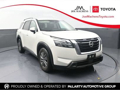Used 2024 Nissan Pathfinder SV